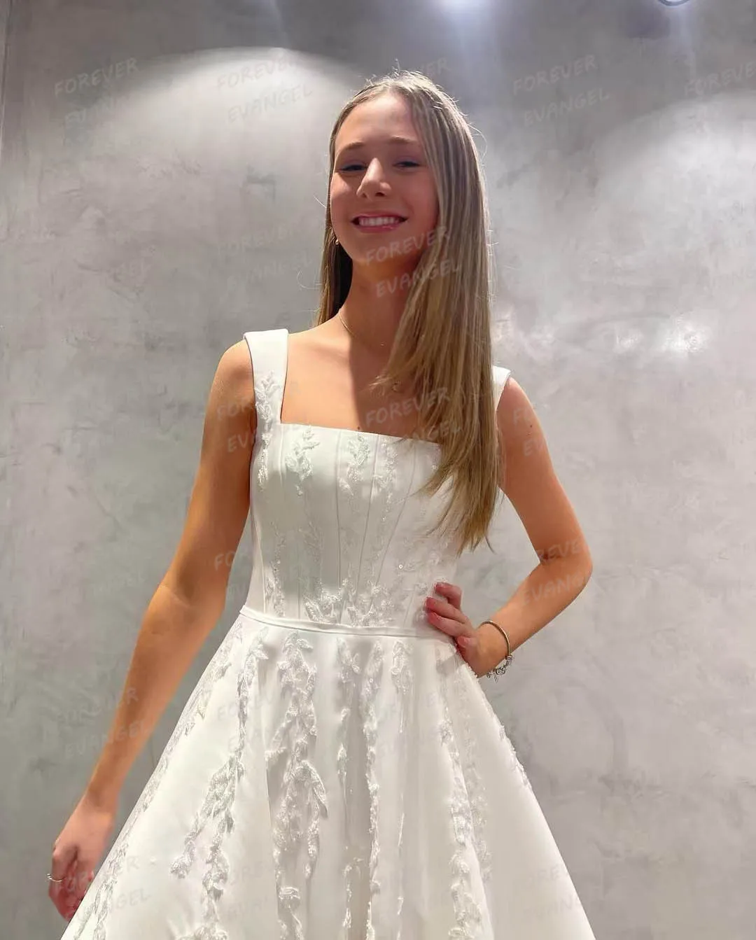 Elegant Appliques Wedding Dresses A Line Woman\'s Square Collar Sleeveless Bride Gowns Formal Satin Vestidos De Novia Customized