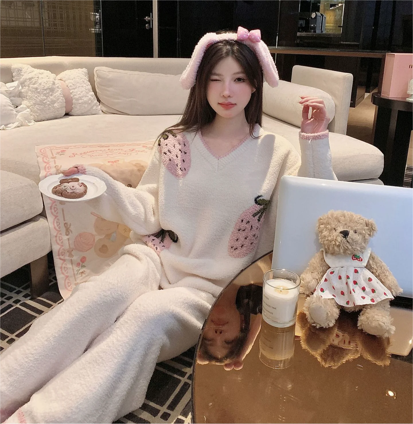 Strawberry pink half flannel pajamas, autumn and winter sweaters, thickened and plush soft and loose fitting home clothes, sweet
