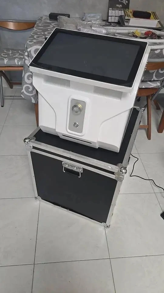 Professionelle 2-in-1-Diodenlaser-Haar- und Tattooentfernungsmaschine 808 nm ND YAG Pikosekunden-Eis-Titan-Griff mit großem Bildschirm ‌