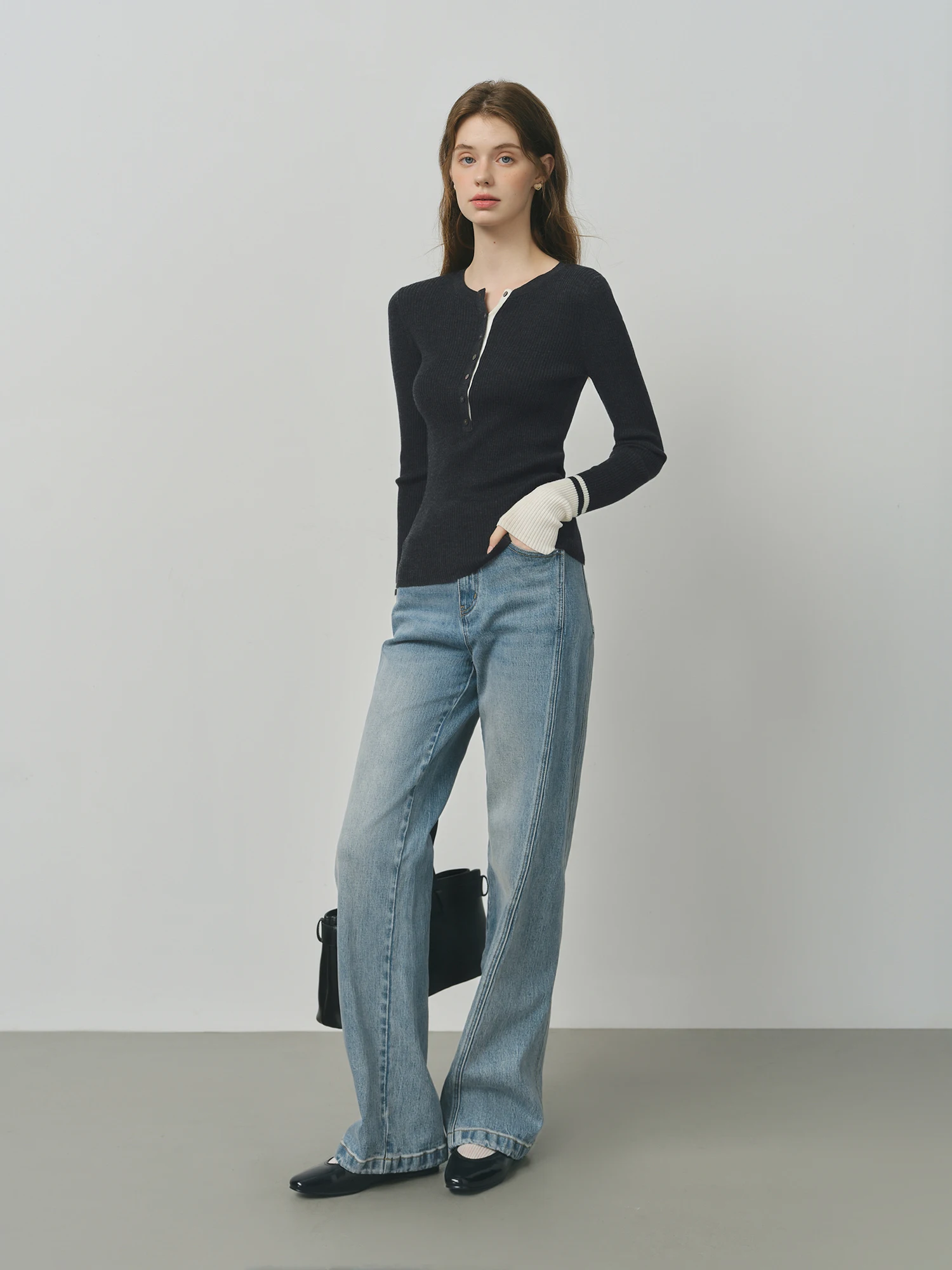 FSLE Lana Temperamento semplice Colore a contrasto Maglione con colletto Henry 2025 Autunno Nuovo stile Abbigliamento interno 25FS13063