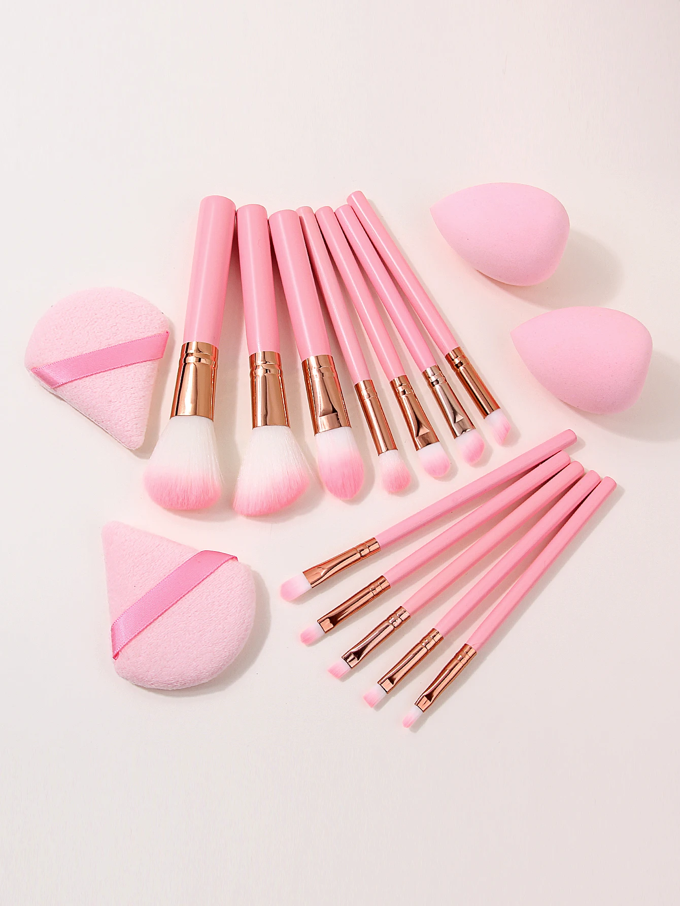 16Pcs Makeup Brush Kit with Cosmetic Puff Soft Powder Eyeshadow Foundation Blush Brushes Daily Beauty Makeup Tools for Women