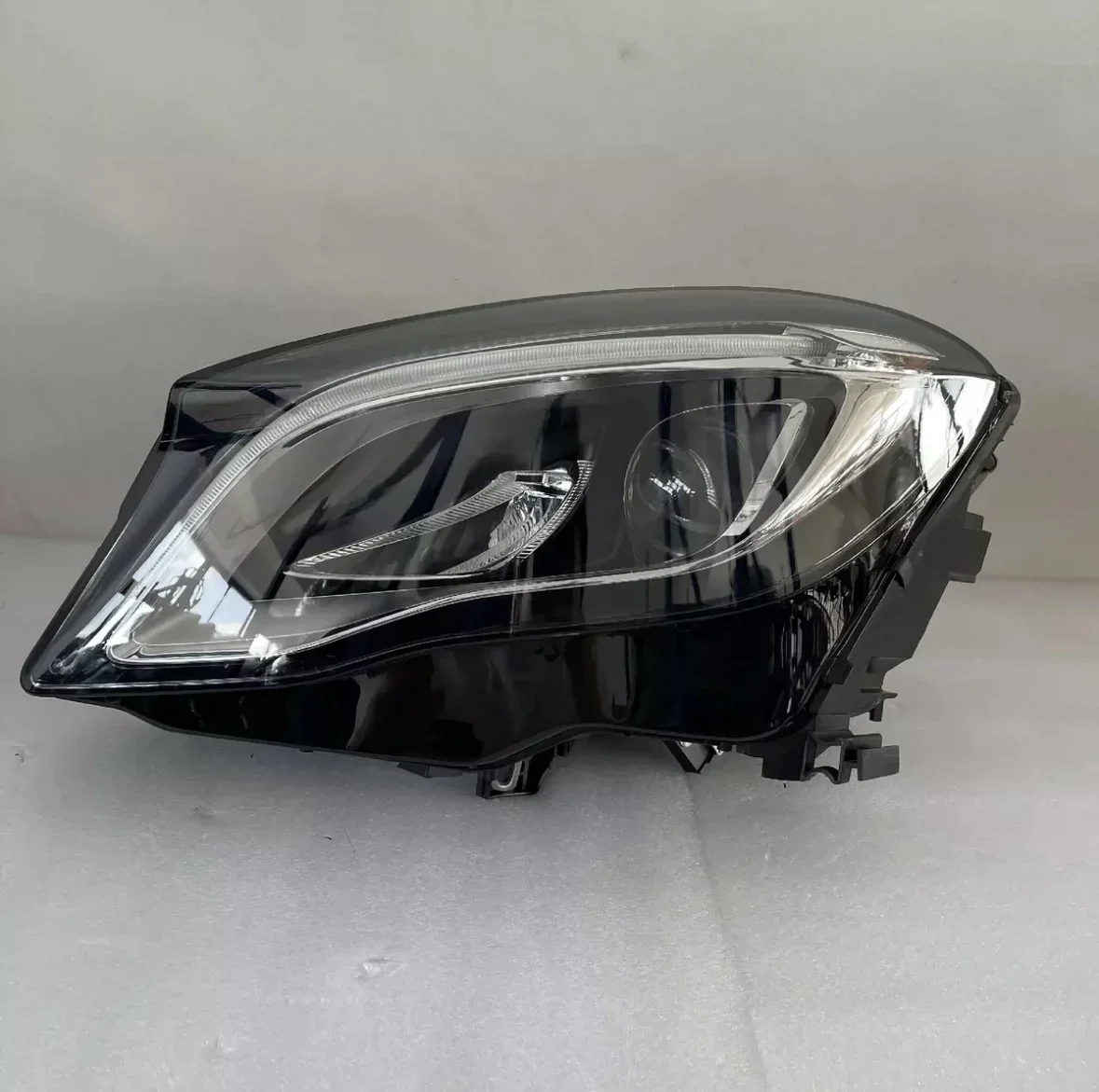 

For Mercedes Benz GLA W156 2017-2018 LED Headlamp Assembly