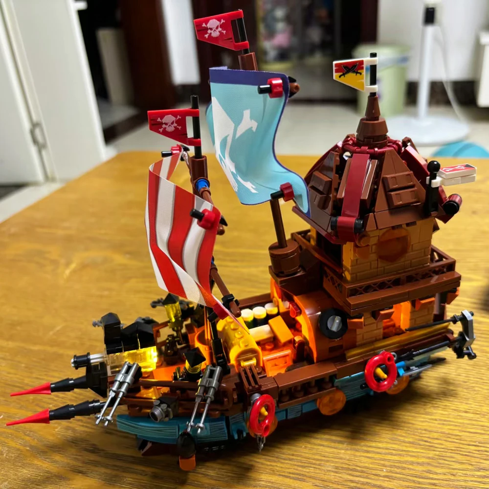 

916PCS Medieval Pearl Pirate Ship Model Building Blocks Creative Expert Adventure Boat Bricks Toys For Kid Birthday Gift MOC