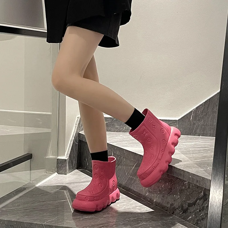 2023 New Luxury Women Casual Thick Bottom Short Boot Rain Boots New Rubber Ladies Walking Waterproof Ankle Rain boots