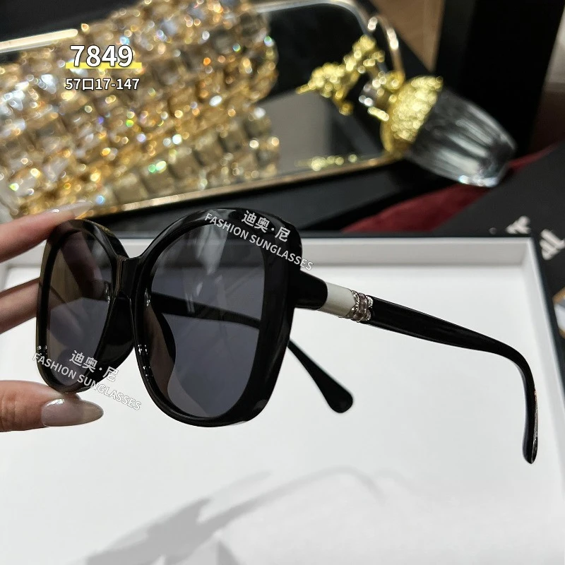 

​​2025 HD Polarized UV400 Driving Sunglasses, Lightweight Luxury Minimalist Fashion for Men & Women​​