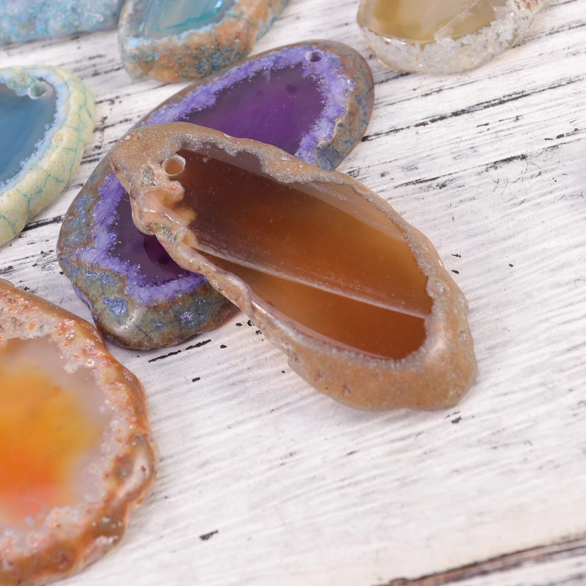 

20pcs Colorful Agate Slices Natural Drilled Stones Decor Wedding Pendant Wind Chime Accessories Bulk Sliced Rocks Dye