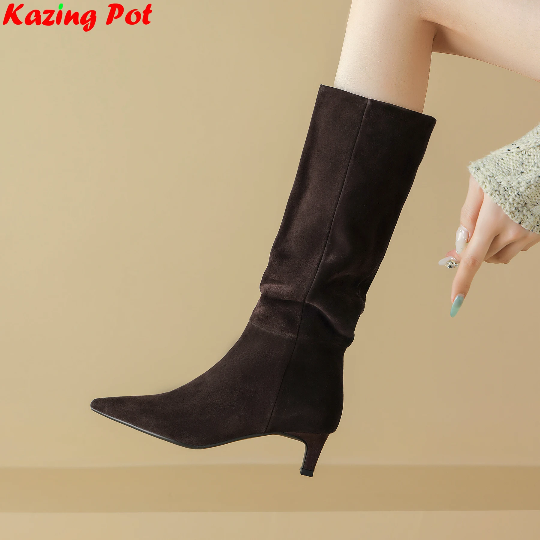 

Большие размеры 34–42, современные ботинки из коровьей замши на массивном среднем каблуке, теплые зимне-осенние лаконичные плиссированные повседневные женские сапоги до середины икры в стиле ретро