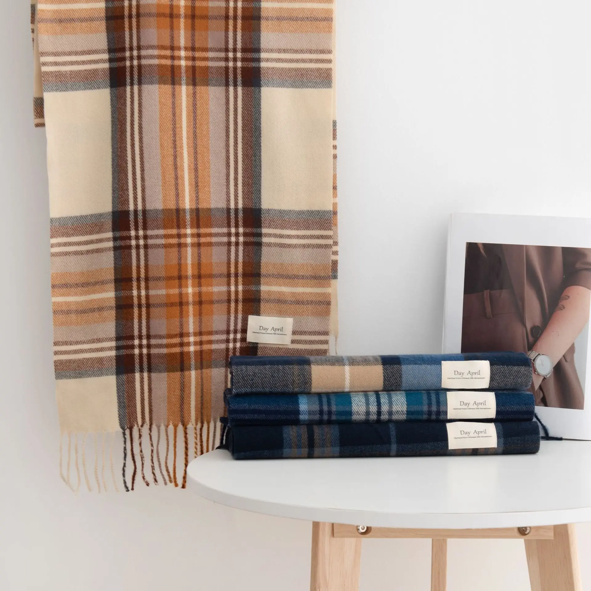 Maillard Scarf Women's High-end Sense Versatile Thickened 2026 Autumn and Winter Splicing Warm New Plaid Scarf Dual-purpose