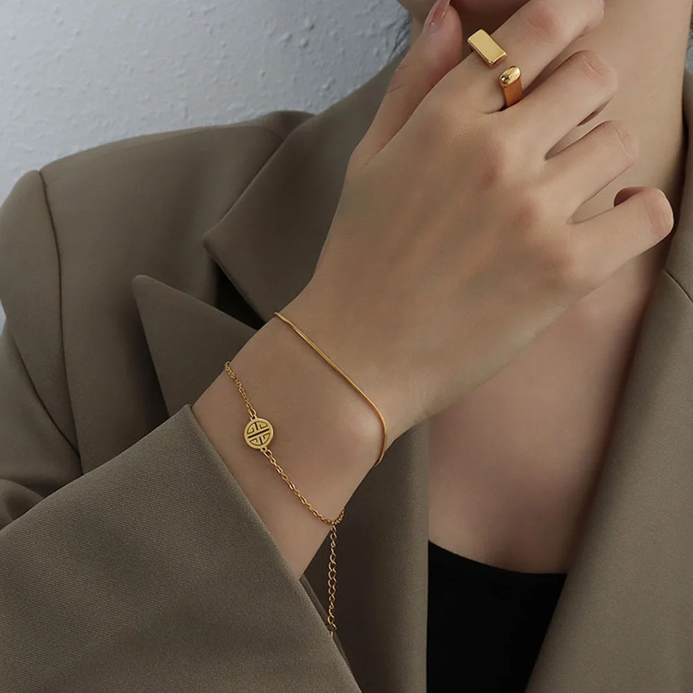 Modisches Edelstahl-Schlangenkettenarmband für Damen, goldfarbene Armbänder, Charm-Sommer 2022, Trends im Schmuckgroßhandel