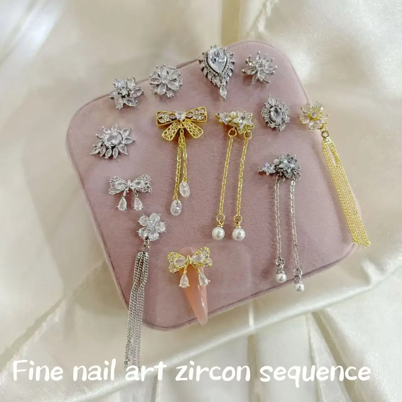 

2Pcs Butterfly Chain Zircon Nail Crystals Nail Art Glitter Pearl Jewelry Decorations Nails Accessories for Valentine's Day