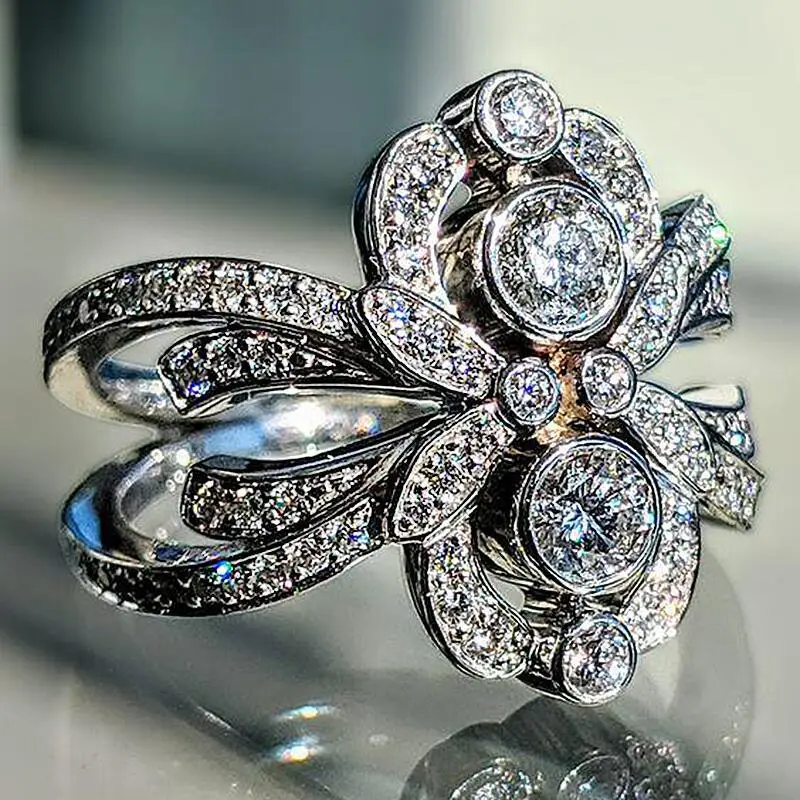 

2022 NEW Luxury Butterfly Flower Couple Ring For Women Round Geometric Full Diamond Engagement Valentine Day Gift Party Jewelry