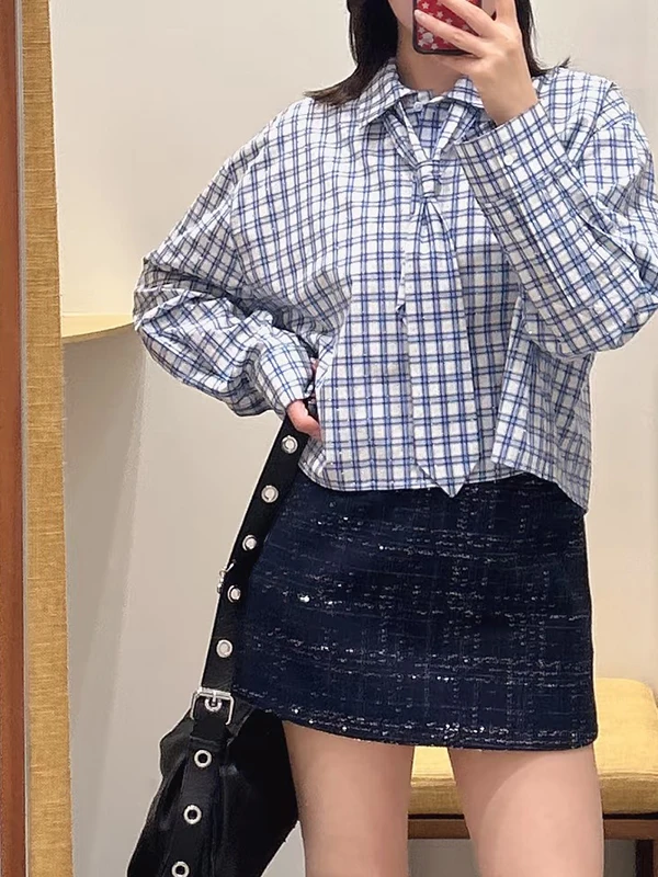 

Рекомендуемая модель: Новинка Весна-Лето 2026. Женская блузка в синюю клетку, французский стиль, прямой крой, длинный рукав, дышащая ткань.