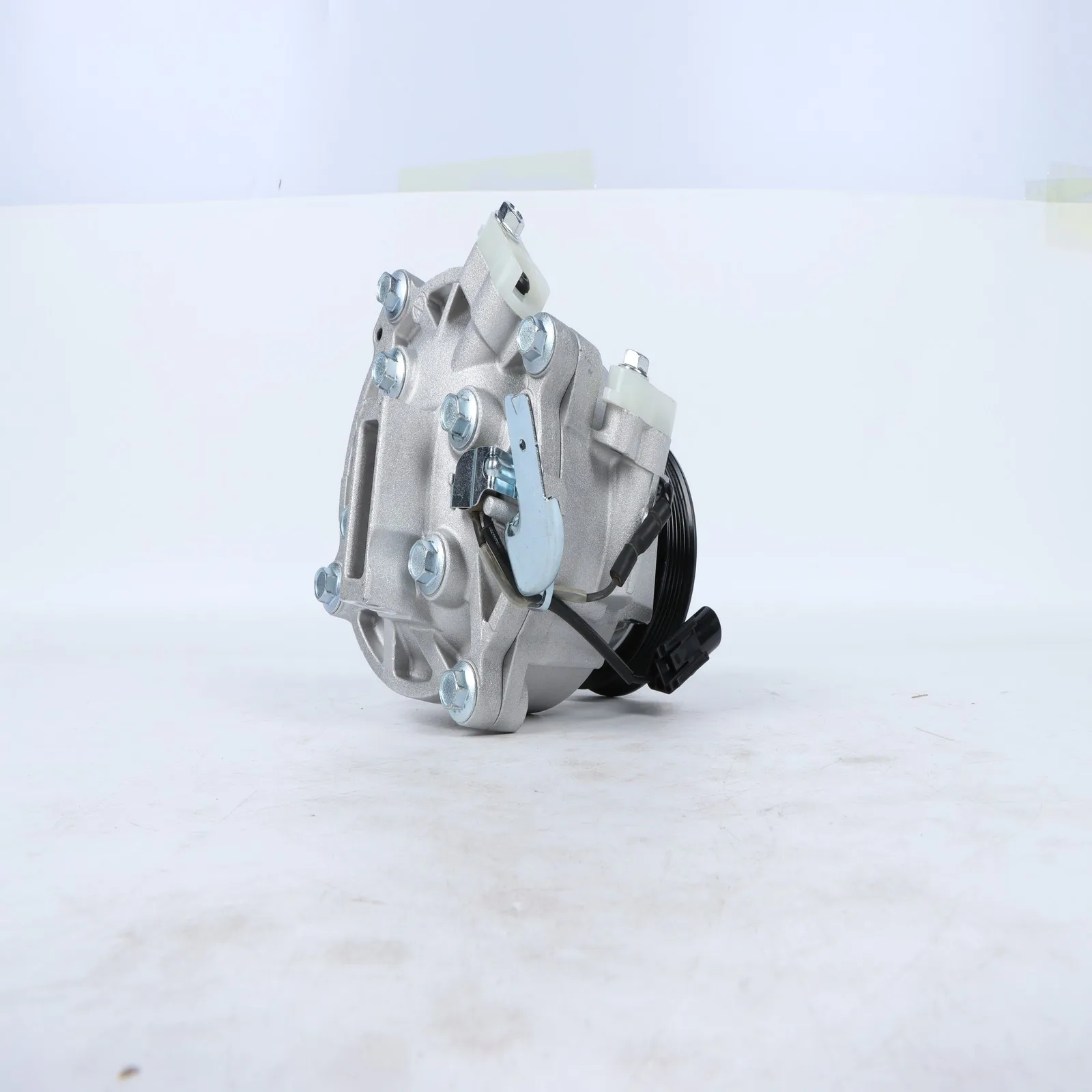 

Compressor 7813A215 / 7813A411 / 7813A428 FOR Mitsubishi Lancer Automotive Air Conditioning