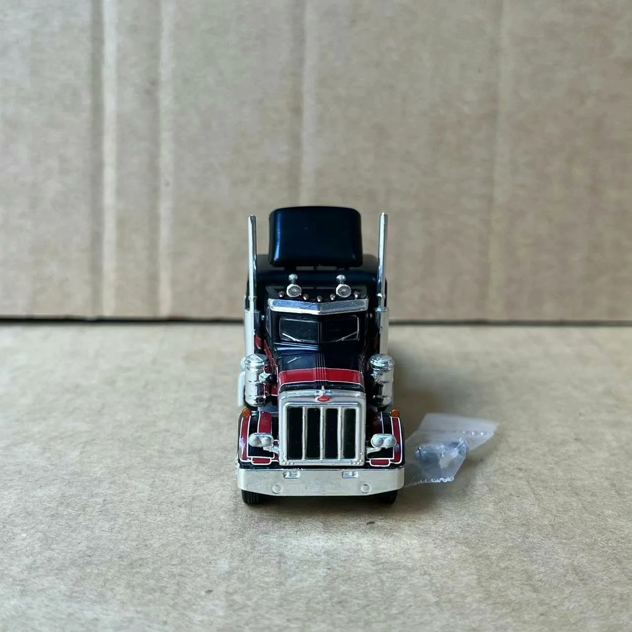 1:87 Scale HO Peterbilt 359 Truck Trailer Head Plastic Car Vehicle Model Toy Ornament Gifts