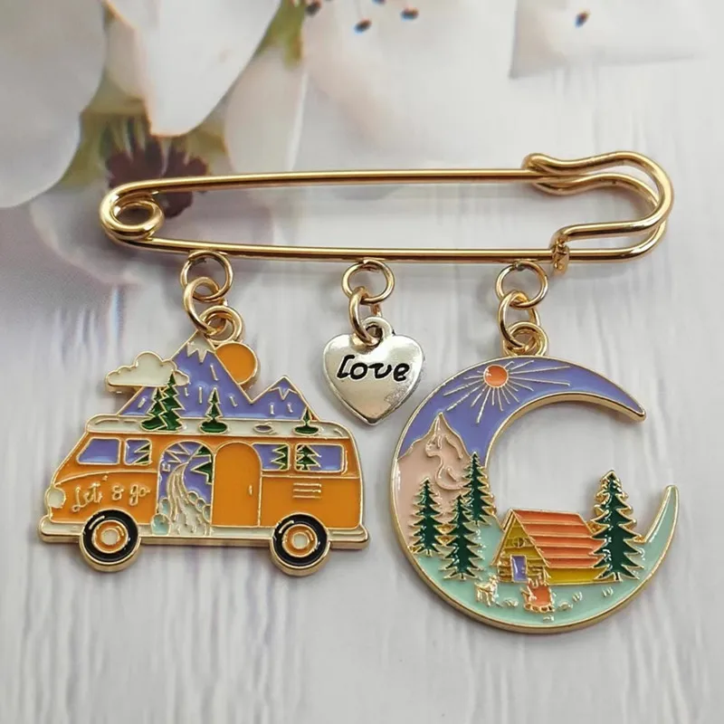 New Fashion Brooch Enamel Moon Star Country Love Bus Camping Camping Couple Shirt Pin Handmade Jewelry Gift