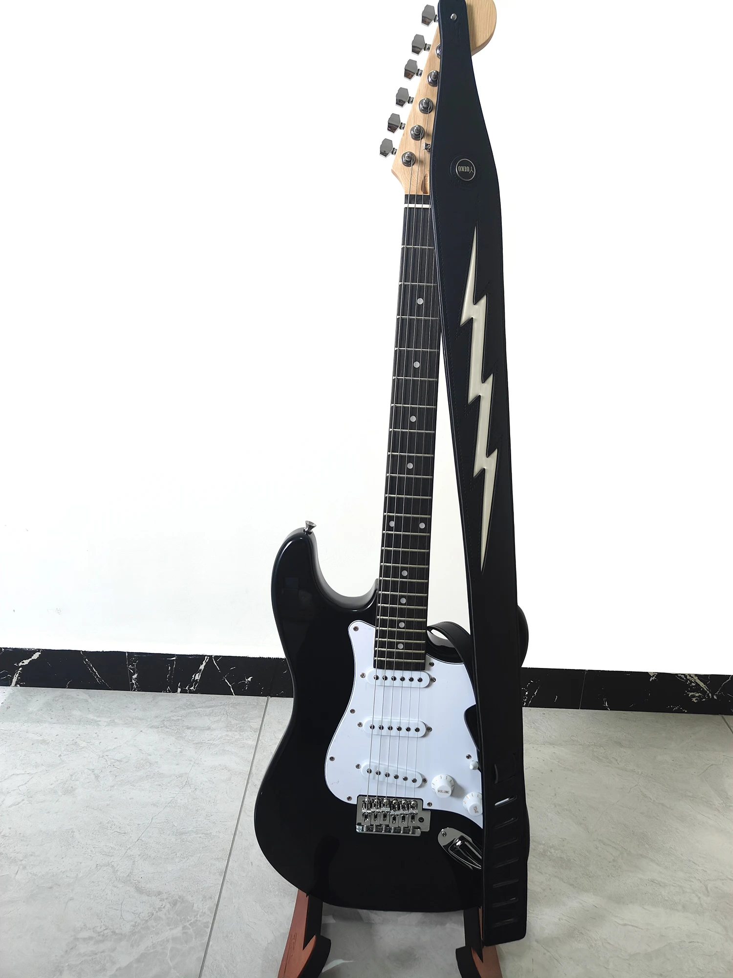 YUEKO Lightning Pattern/Flame Guitar Strap Adjustable Length Strap for Acoustic/ Electric Guitar/Bass Available in Multicolor