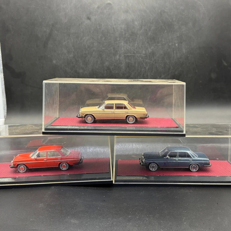 

1/43 Scale 300D W115 E-class Sedan 1974 Simulation Resin Car Model Static Display Collectible Toy Gift Souvenir Decoration