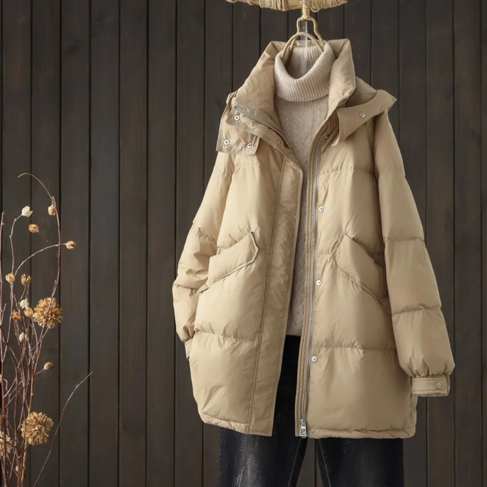 جديد 2025 سترة نسائية للخريف والشتاء بيضاء مبطنة للأسفل سترة نسائية دافئة غير رسمية فضفاضة بمقاس متوسط الطول معطف منتفخ ملابس خارجية معطف أسفل