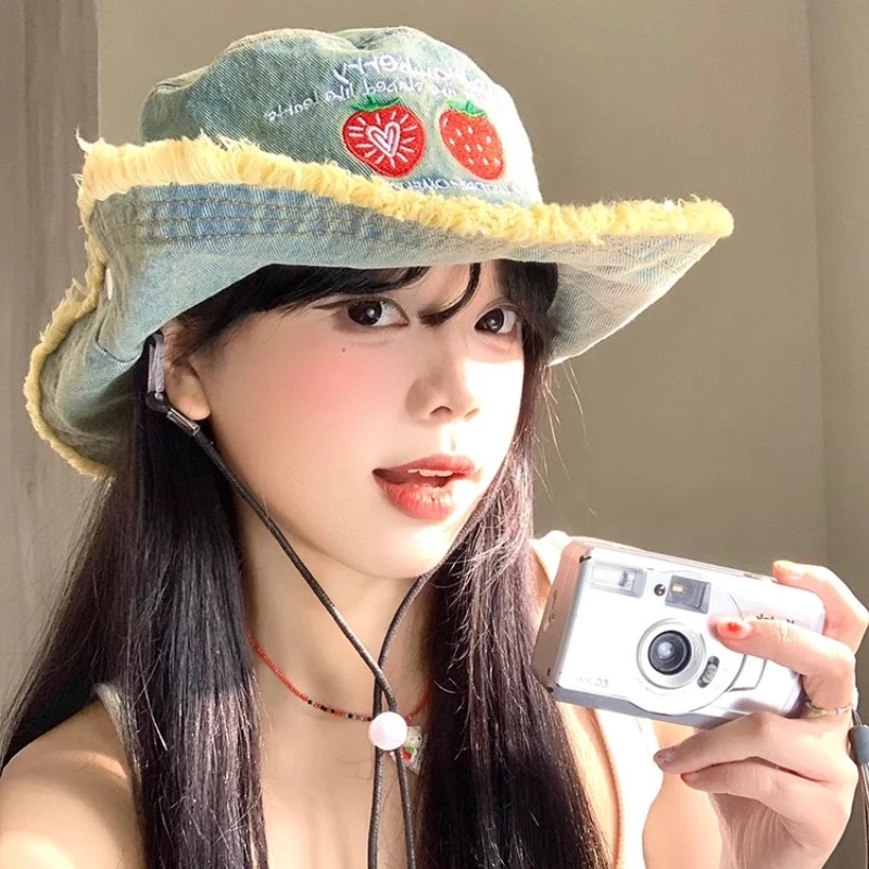 

Cute Strawberry Pattern Embroidery Denim Rough Edge Bucket Hats Women Summer Travel Fashion Big Brim Sun Protection Men's Cap