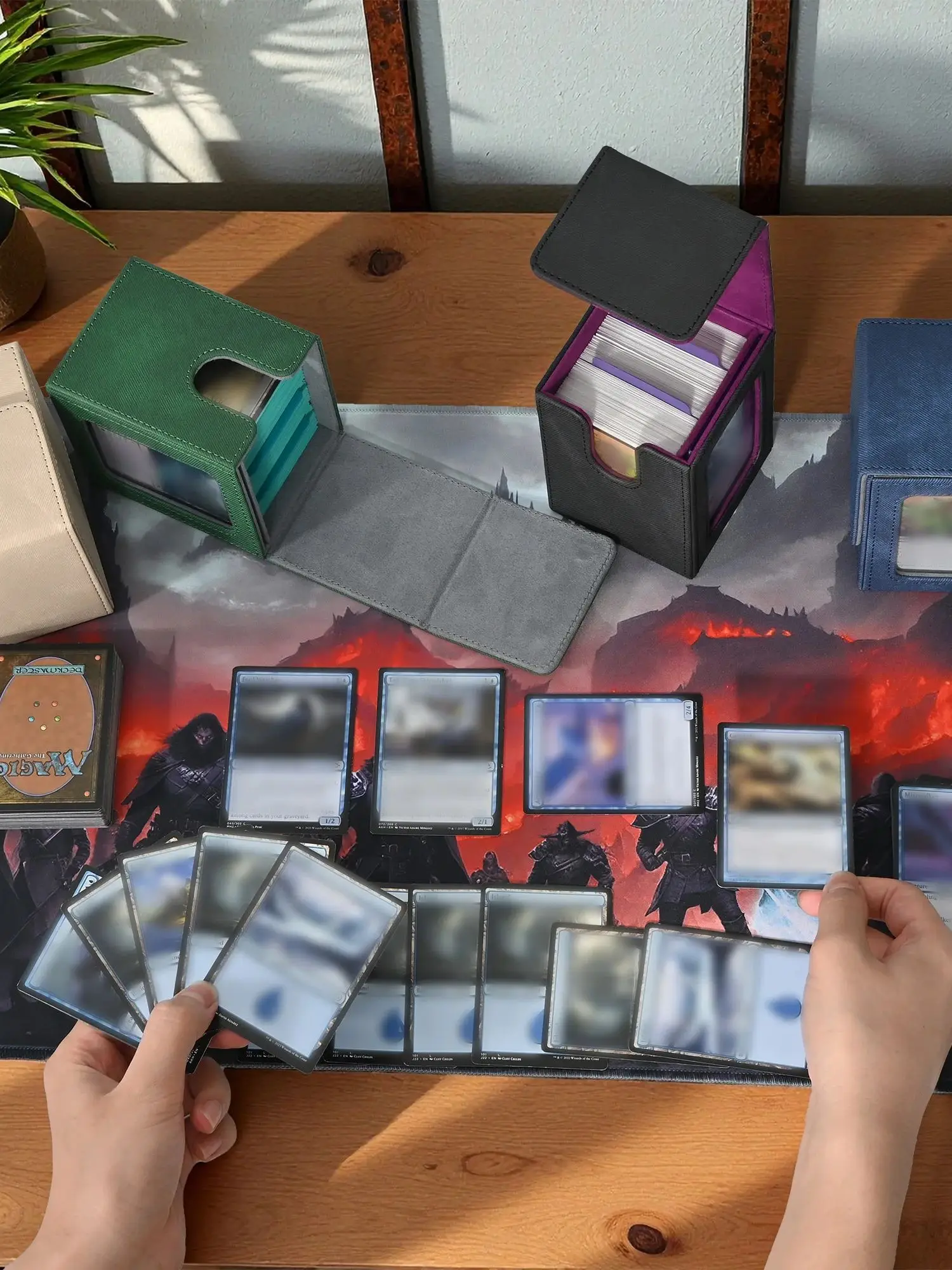 Card Deck Box met etalage, opbergdoos voor ruilkaarten, biedt plaats aan 120 kaarten met enkele mouwen, PU lederen denim kaartdoos voor TCG - afbeelding 2