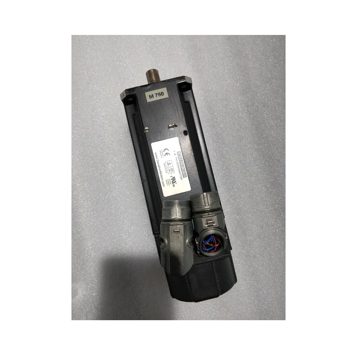 

KOLLMORGEN SERVO MOTOR AKM33E-ANC2R-00