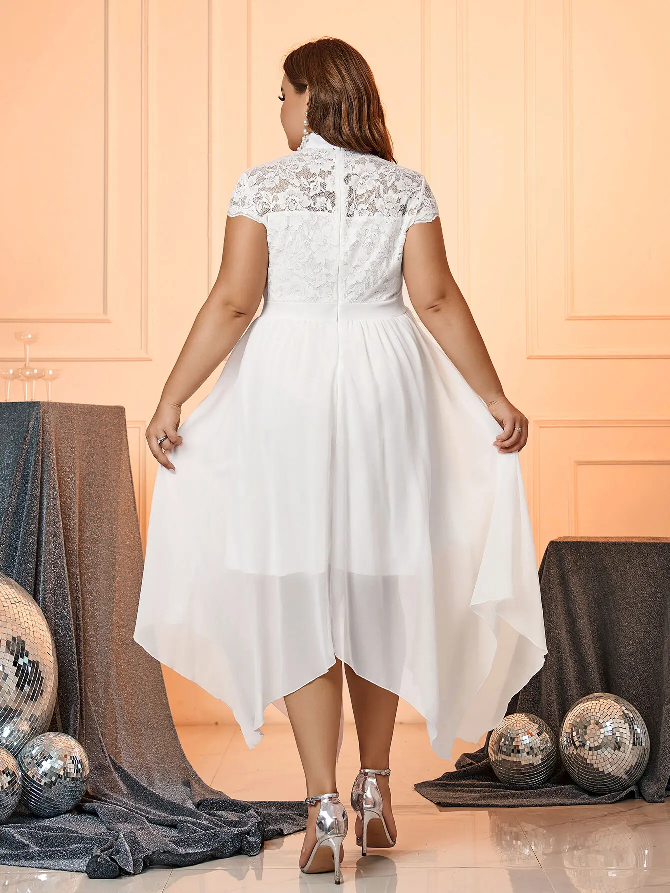 Plus Size White Wedding Bridesmaid Dress Fashion Lace Short Sleeve Elegant Dresses Temperament Irregular Hem Loose Party Dresses