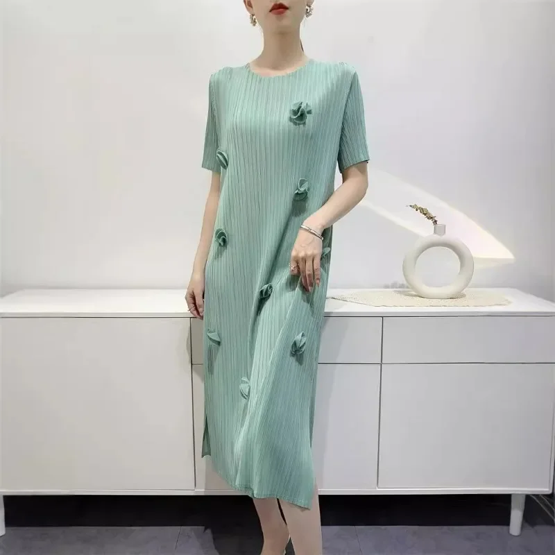 Autumn New Women's Dress Short Sleeved Simple Sticker Words Solid Color Pleated Medium Long Dress