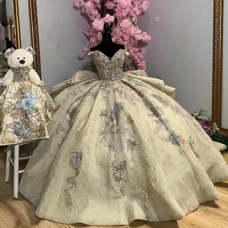 Vestidos De quinceañera con volantes De cristal y lentejuelas brillantes dorados, vestido De baile con hombros descubiertos y cuentas, Vestidos personalizados De XV Anos