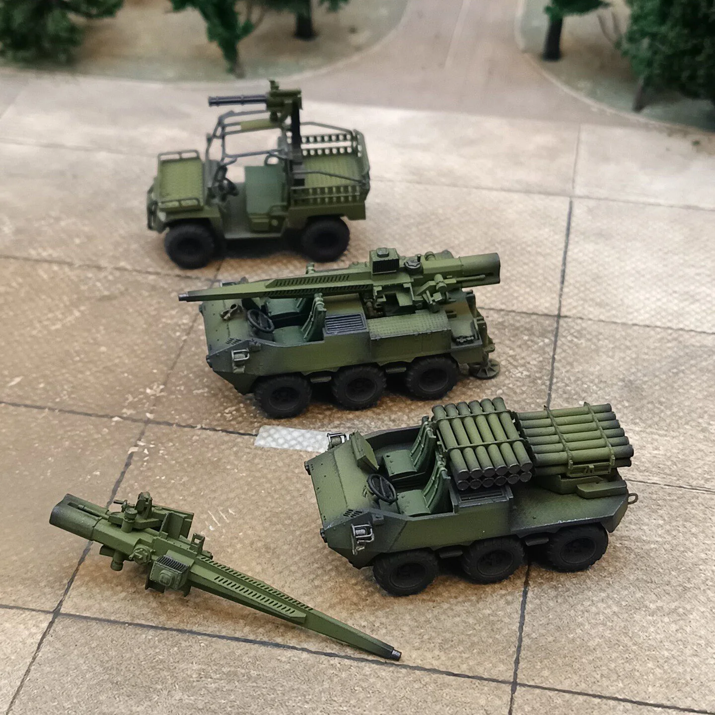 

1/72 Вездеходный бронированный багги Bobcat (в комплекте три штуки), декоративная модель с ручной росписью (отправка в течение 5-6 дней)