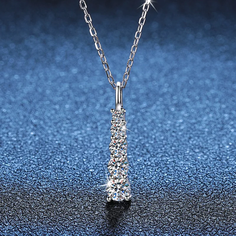 Necklace Platinum PT95018k Gold Pendant Necklace Japanese and Korean Simple Light Luxury 0.69carat Moissanite Necklace