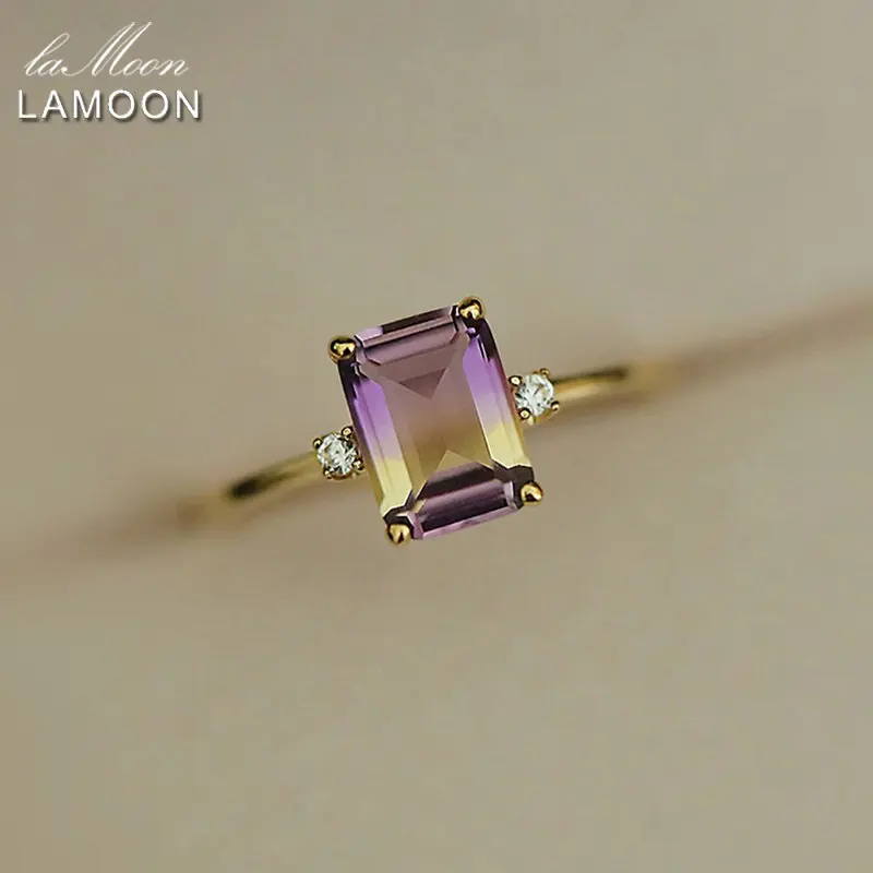 

Кольцо женское из серебра 925 пробы с квадратным аметистом