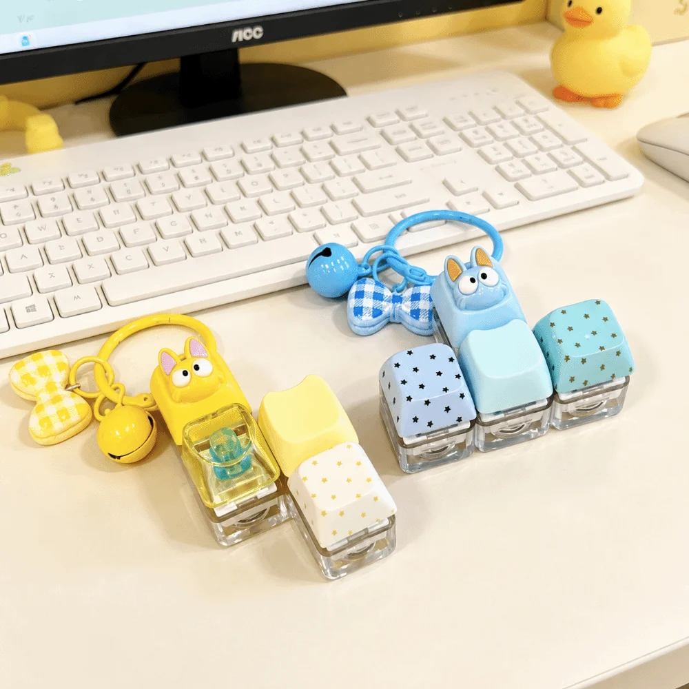 2/4-Key Layout Mini Keyboard Fidget Clickable Buttons LED Light Stress Relief Keychain Compact Size Polka Dot
