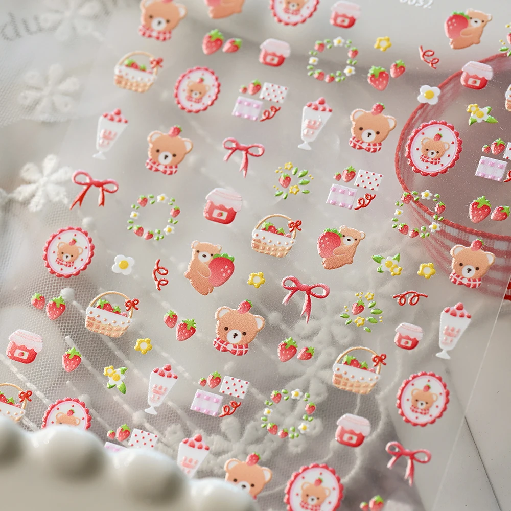 5Dエンボス加工のかわいいクマとイチゴのリボンネイルステッカー、素敵なフルーツの蝶ネクタイ、茶色のクマのネイルアートデカール、かわいいマニキュアスライダー