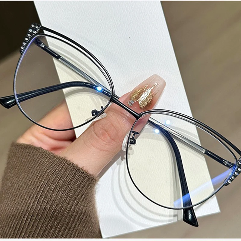 Rhinestone Studded Anti-blue Light Glasses Transparent Metal Frame Square Frame Myopia Glasses Anti Radiation Eye Protective view 3
