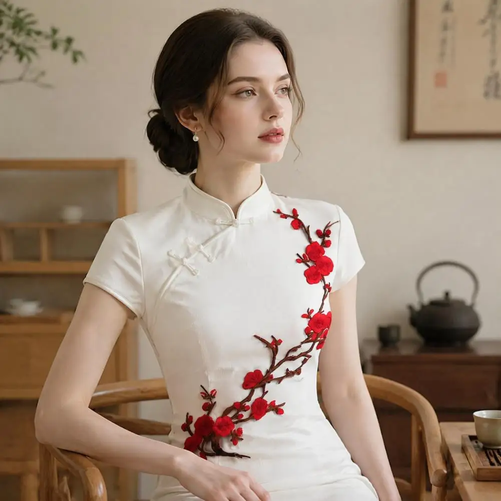 Plum Blossom Embroidery Patch Diy Decorative Patches for Hats Vintage Cherry Blossom Patches for Clothing Iron-on for Jeans