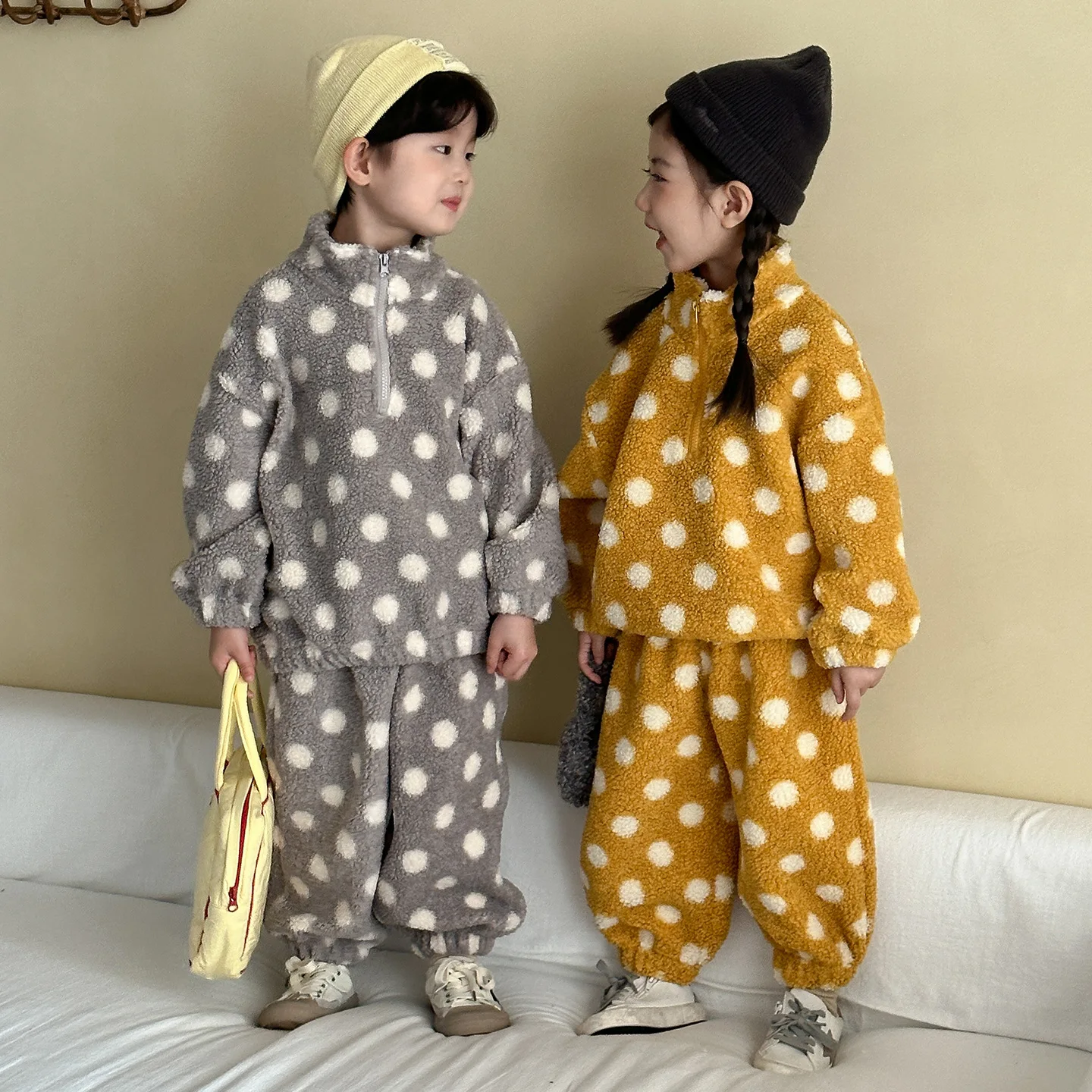 

2025 Winter New Children Berber Fleece Clothes Set Boys Girls Polka Dot Sweatshirt Suit Plus Velvet Thick Kids Warm Outfits