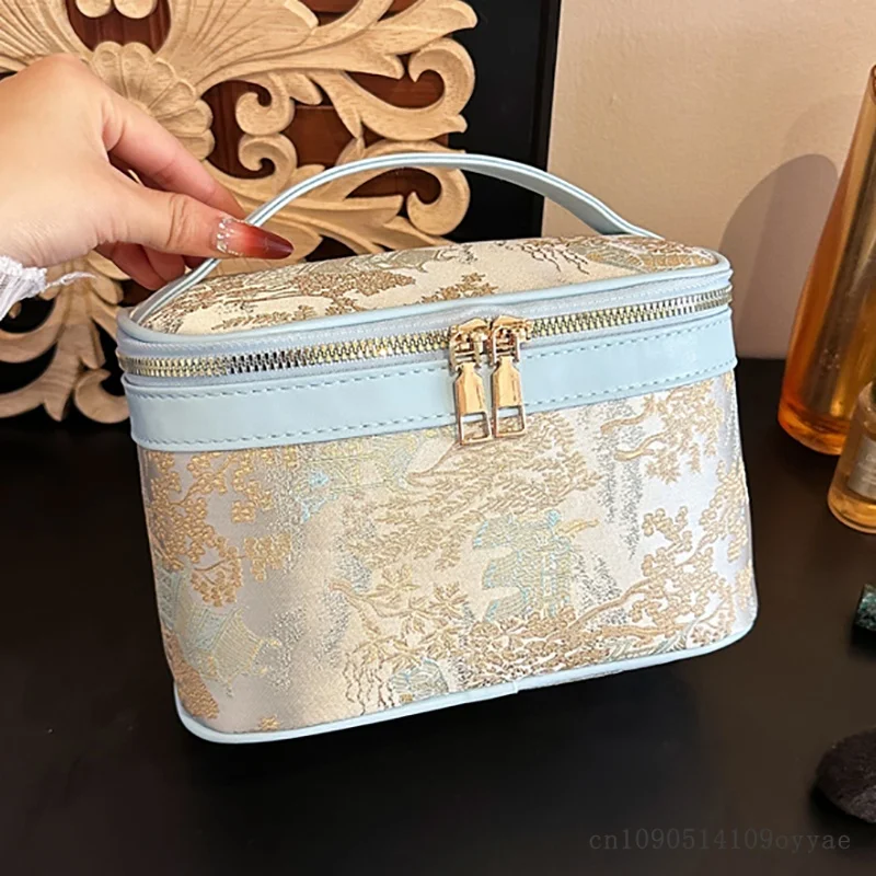 Hot Chinese Style Embroidered Makeup Bag for Women, New Ins Large Capacity Wash Bag Cosmetic Storage Pouch Handheld Makeup Bag