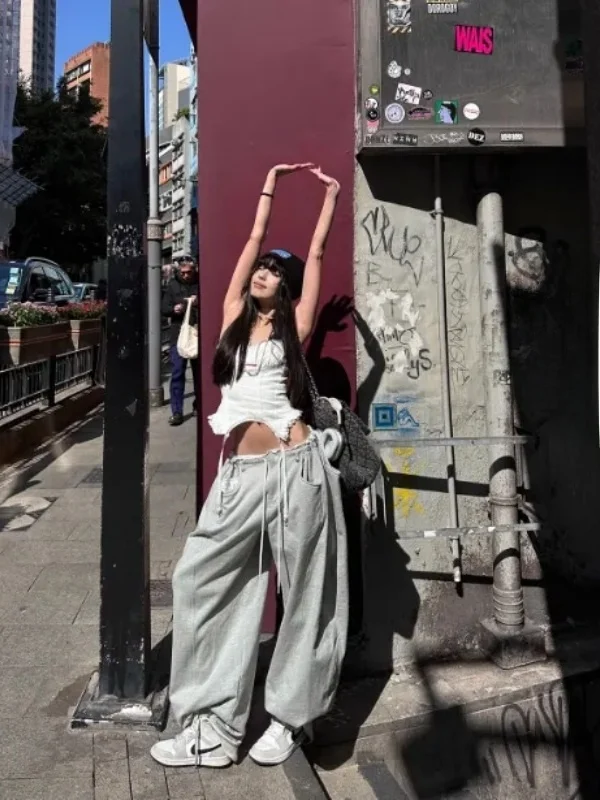 Seksowna Biała Pikantna Bluzka Damska Wiosenna Nowa Koronkowa Wyszczuplająca Talia Na Ramiączkach Do Noszenia Na Zewnątrz Krótki Top Do Pracy Regularny...