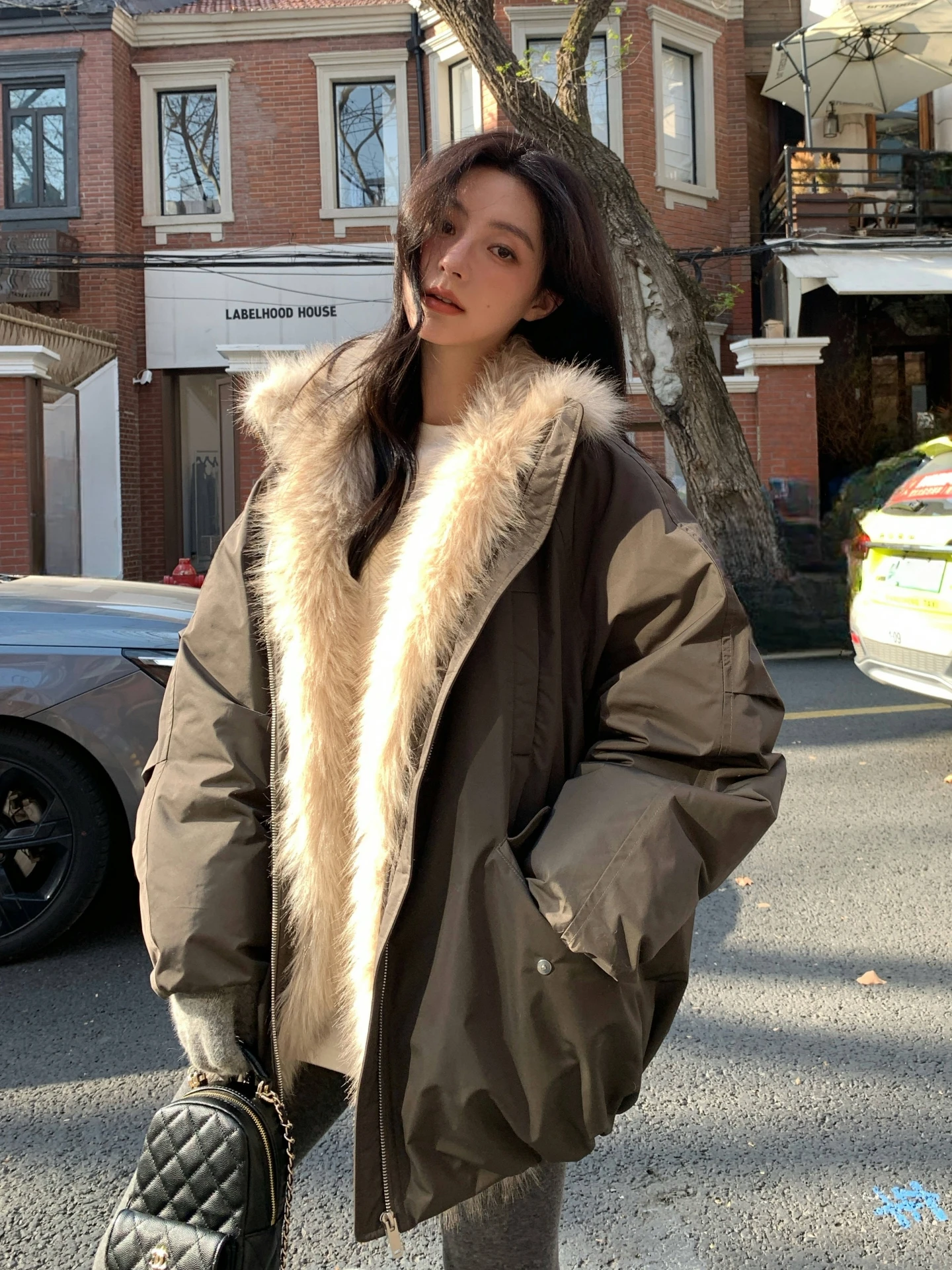 Winter new Korean-style large fur collar down jacket for women, mid-length thickened style, workwear, Barn-style fur coat