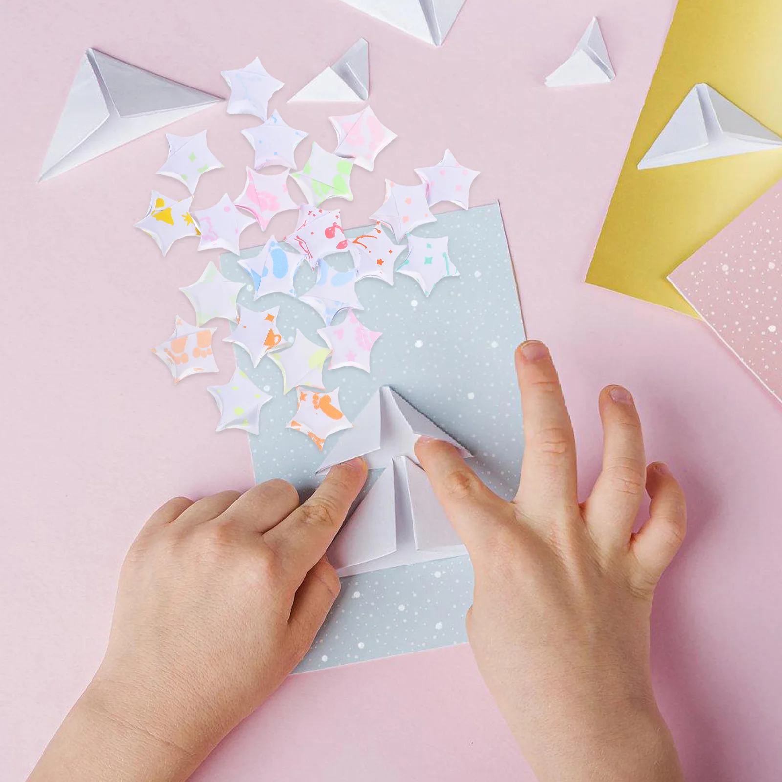 

840Pcs Origami Star Paper Strips DIY Craft Supplies Decorative Paper Stars for Birthday Halloween Valentine Christmas Party