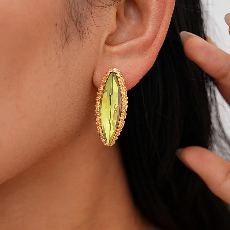 Retro Oval Rhinestone Stud Earrings Shiny Geometric Stylish Versatile Lightweight Earring Women Casual Daily Jewelry Accessory