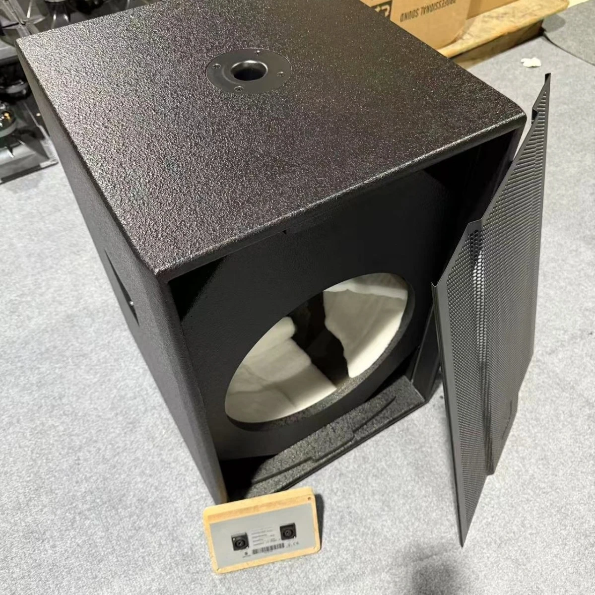 15 Inch MDF Empty Subwoofer Cabinet, Speaker Enclosure with Metal Protective Mesh