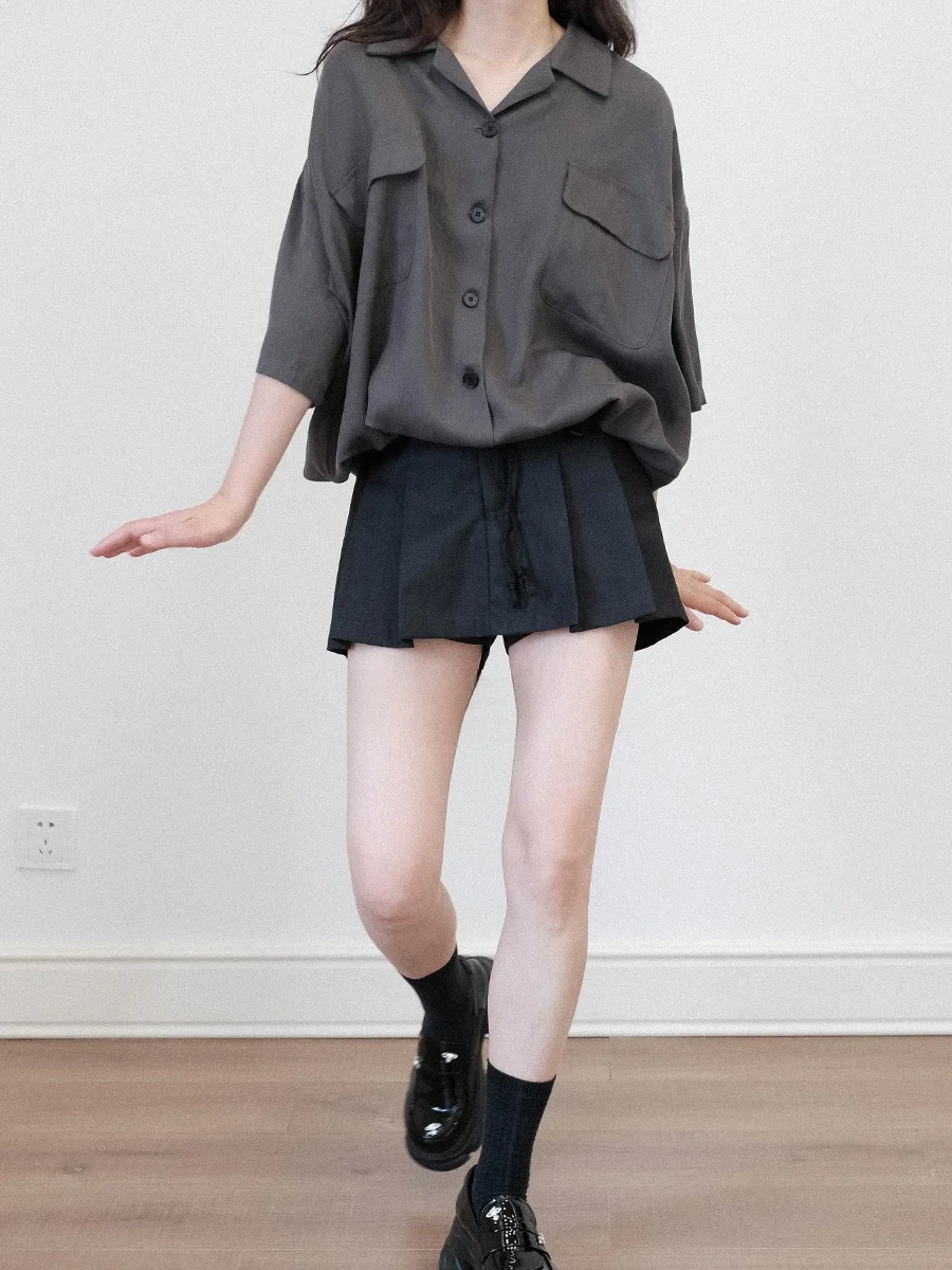 

Женская футболка свободного кроя с простым дизайном, из смесового полиэстера, удобная, с воротником-стойкой и завязками