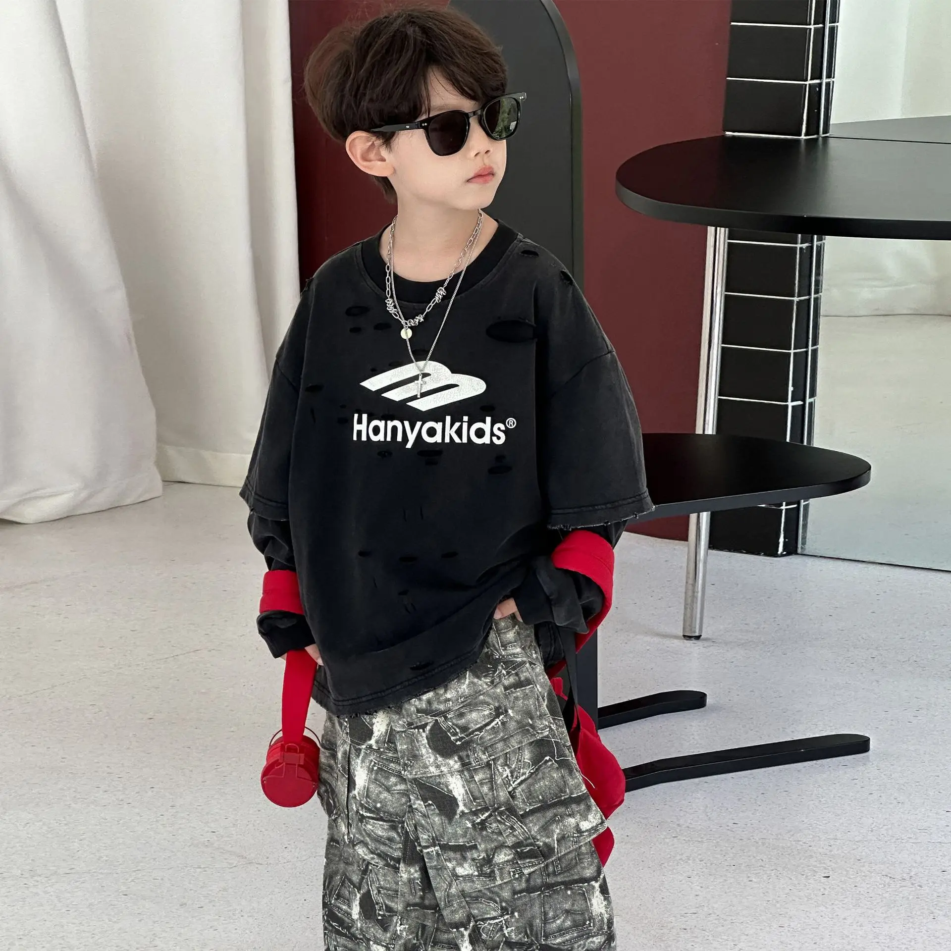 

Autumn Boys Cotton Sweater 2025 New Versatile Trend Loose Long Sleeve T-Shirt Children's Fashion Crew Neck Top