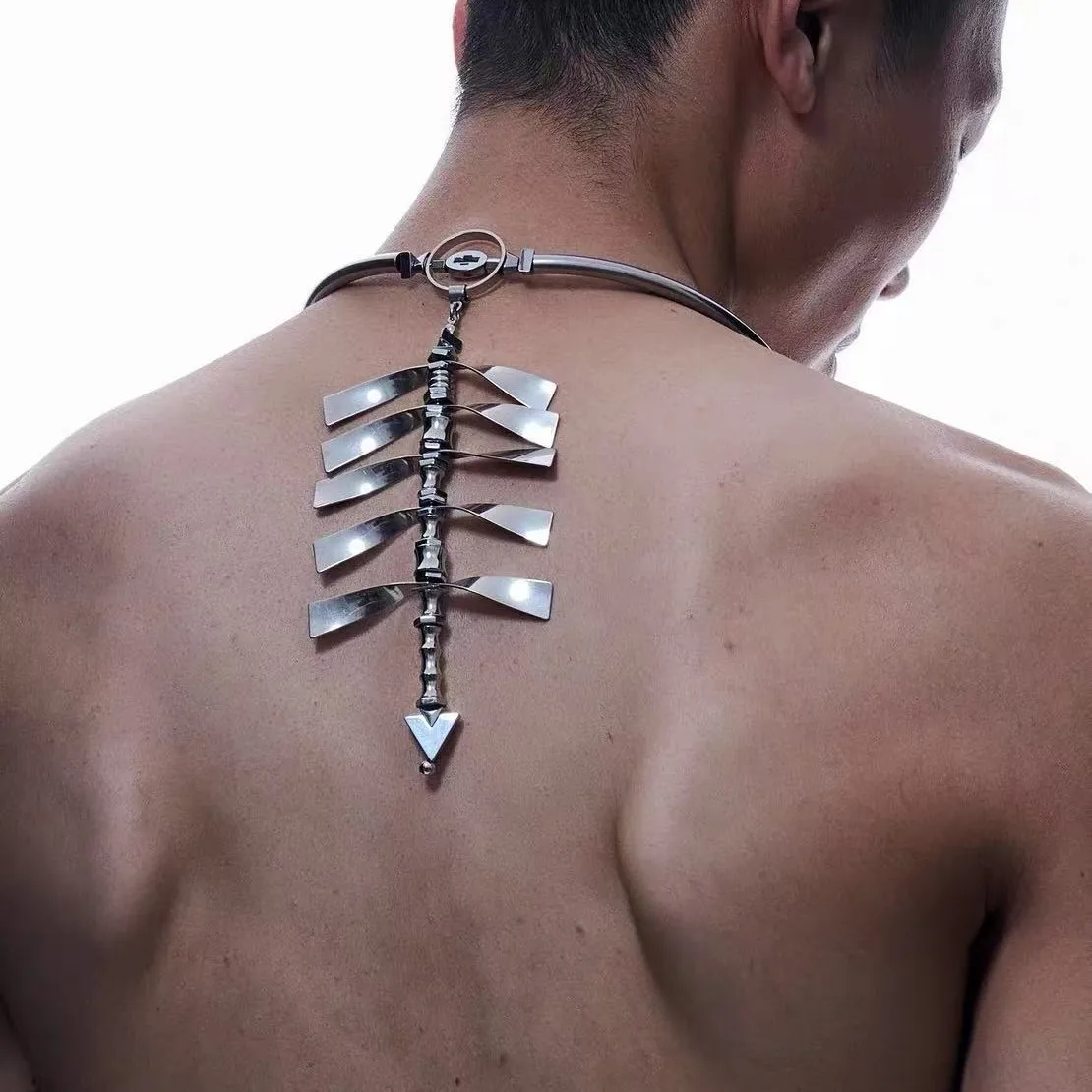 

2025 New Nihilistic Heavy Industry Spine Necklace Cyberpunk Style Men's And Women's Jewelry Party Gift