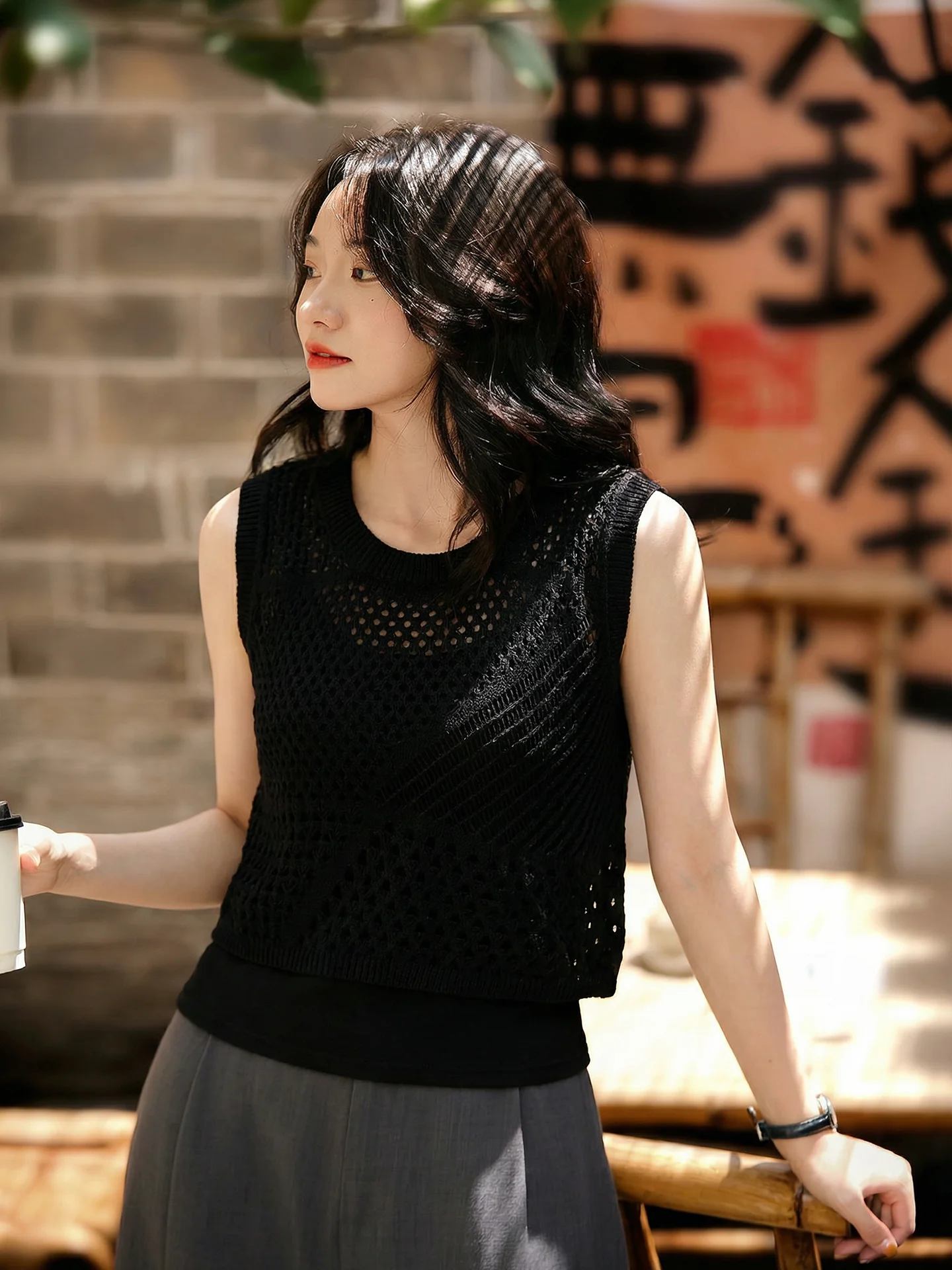 

Вязаный шерстяной жилет YMDM с круглым вырезом и ажурным узором для женщин, весна 2026, повседневный, комфортный, средней плотности, цветной