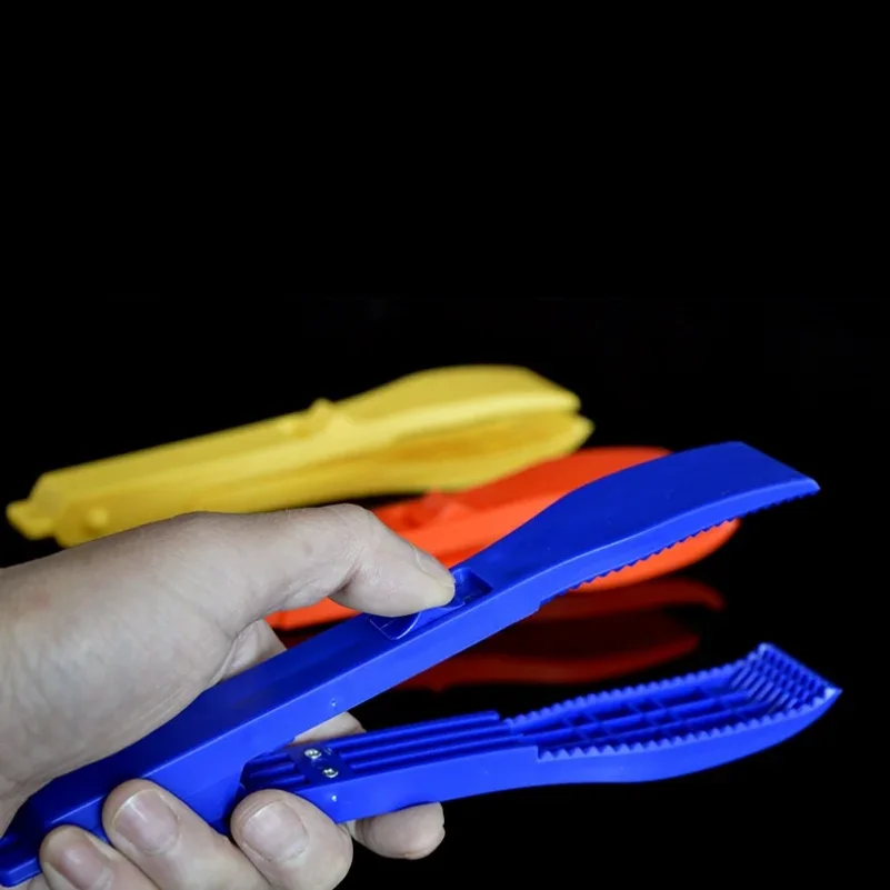 10pcs Multifunctional Fishing Fish Clip Hand Controller Tackle Tool Fishing Body Grip Clamp Gripper Grabber with Lock Switch