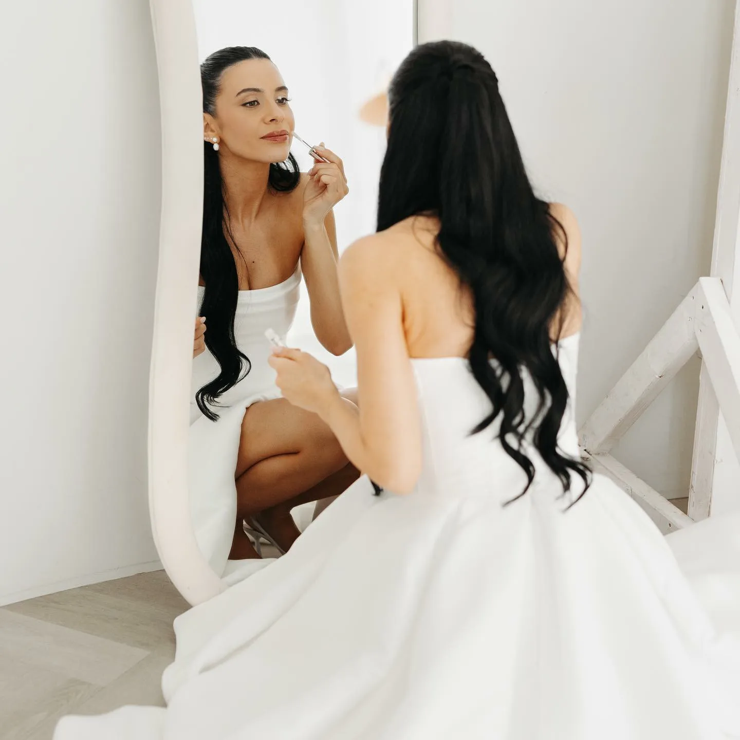 2025년 모던 브라이덜 웨딩드레스 스트랩리스 하이 슬릿 새틴 웨딩 파티 가운 여성 심플 정장 신부 드레스 맞춤 제작