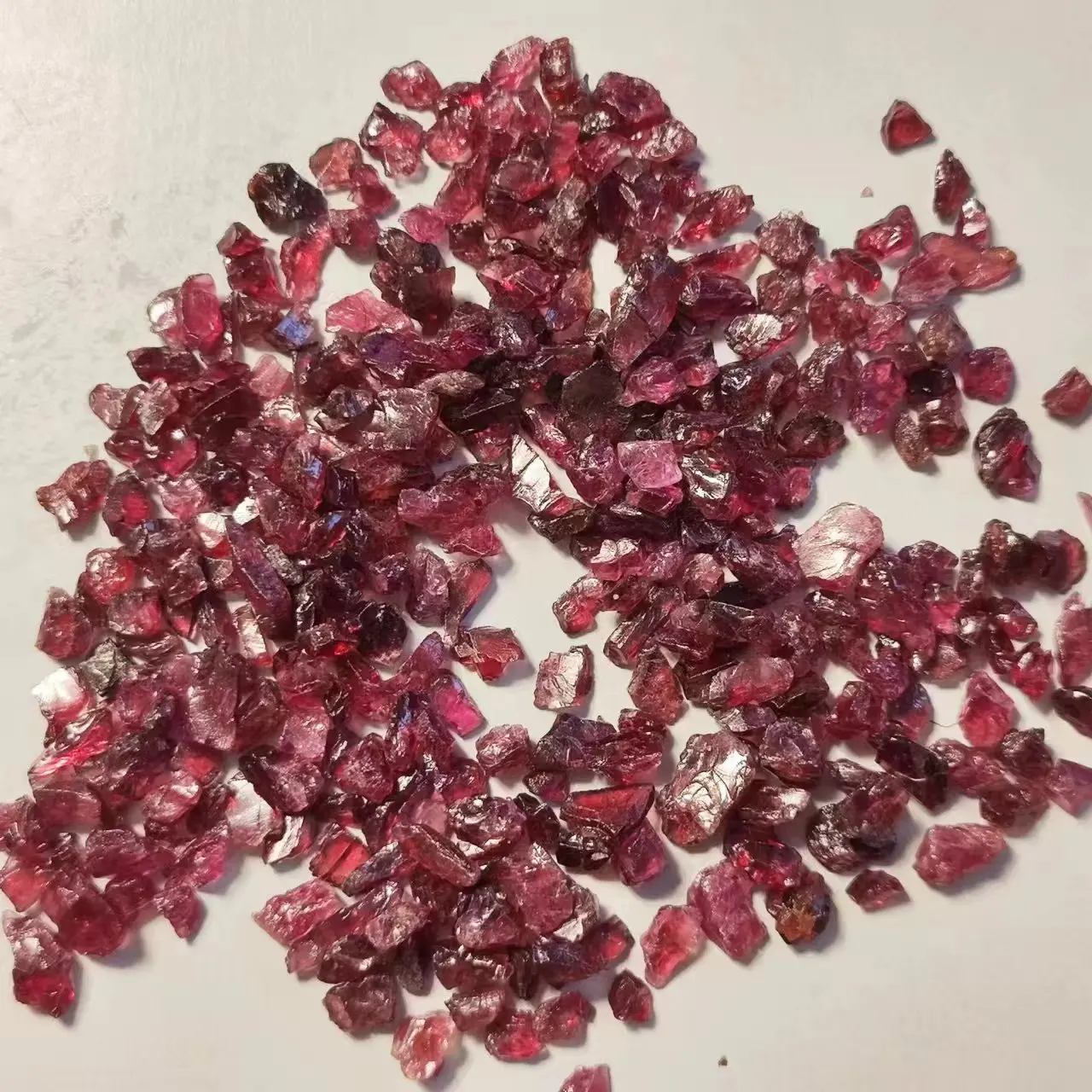 Natural Garnet Crushed Stone Raw Garnet Quartz Crystal Gravel Healing Energy Rough Mineral Specimen Collectables Home Decoration