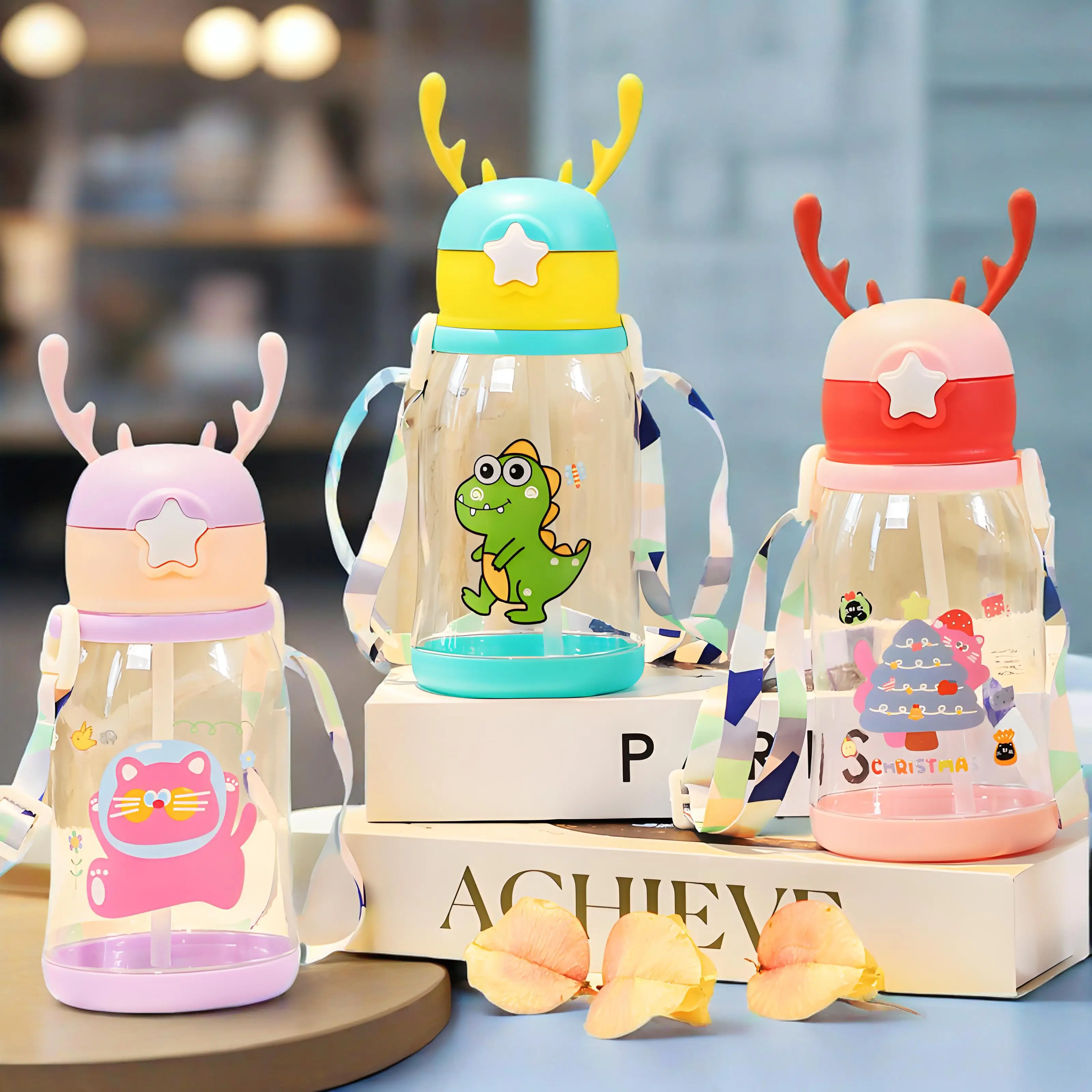 1 stks Cartoon gewei stro cup kinderen water cup 600 ml grote capaciteit outdoor sport water cup met riem kerstcadeau